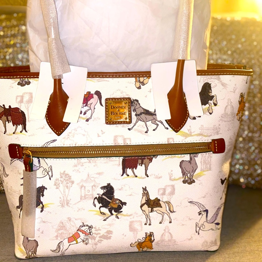 RARE!🐴 Disney Horse Tote (Disney Horses by Dooney and Bourke Purse)🦄🐎
